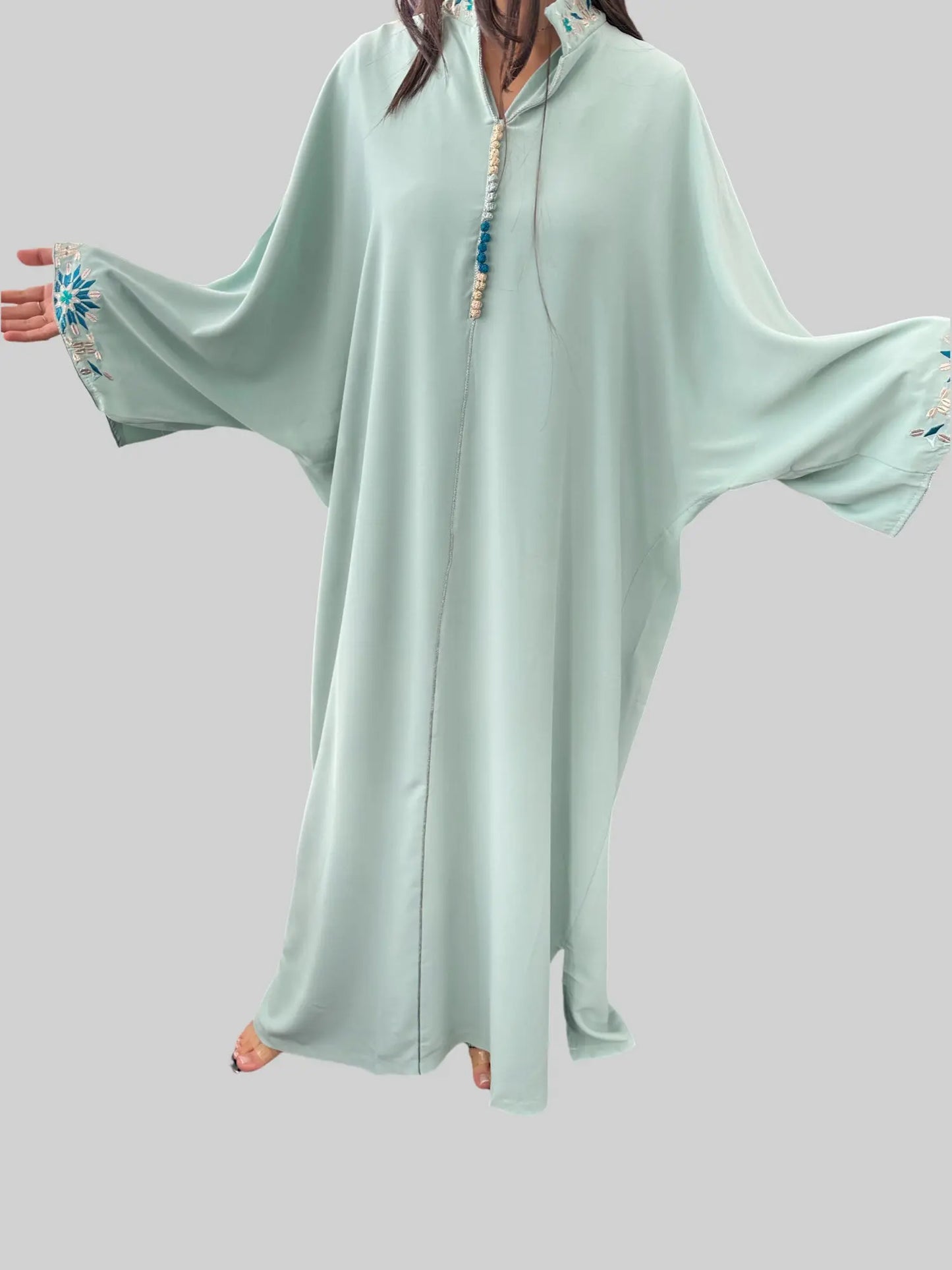 Caftan à col officier et manches brodées NADIABENSHOP