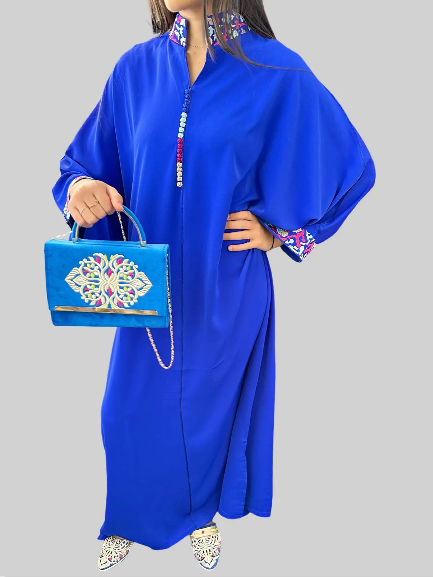 Caftan à col officier et manches brodées NADIABENSHOP