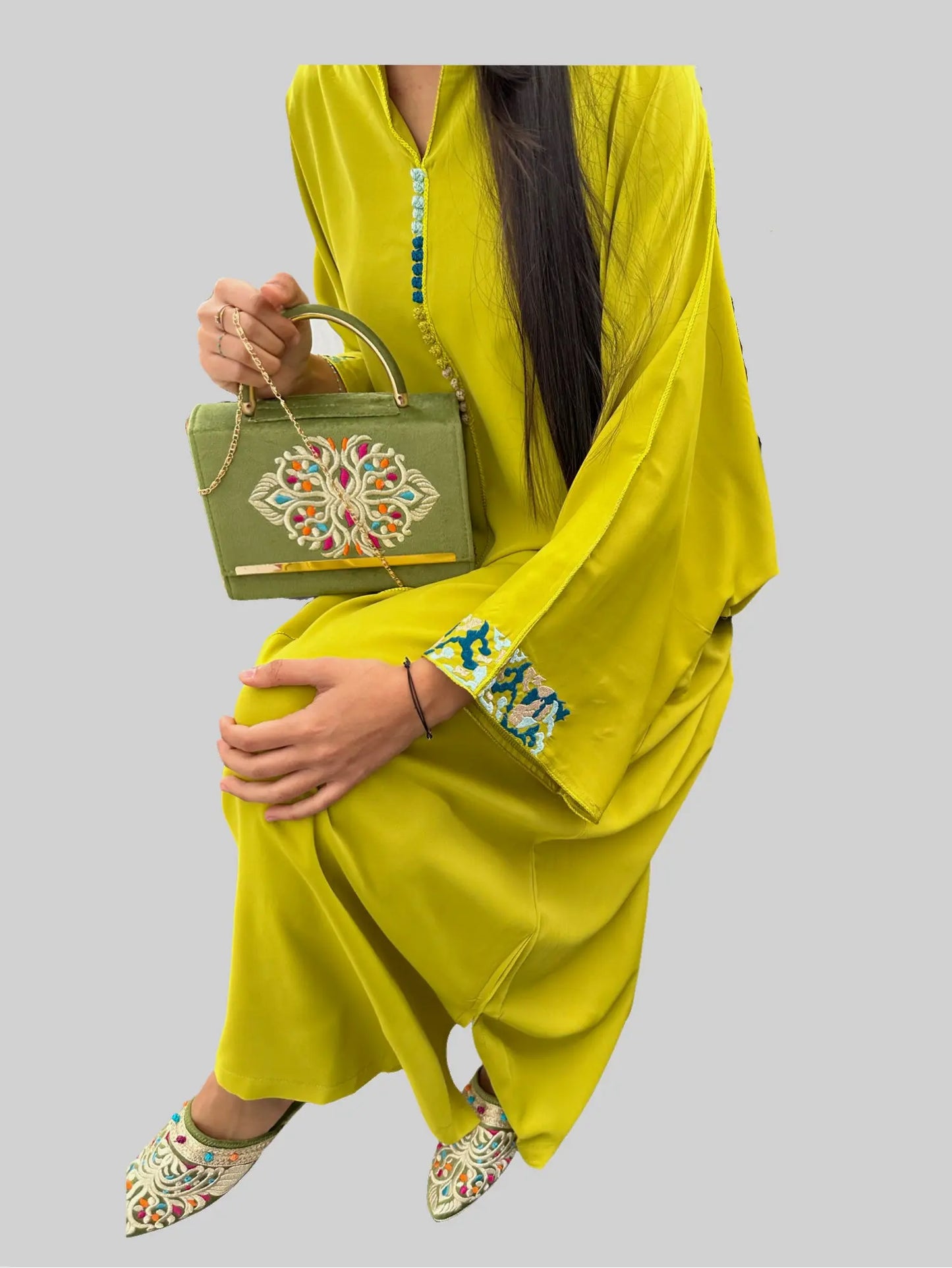 Caftan à col officier et manches brodées NADIABENSHOP