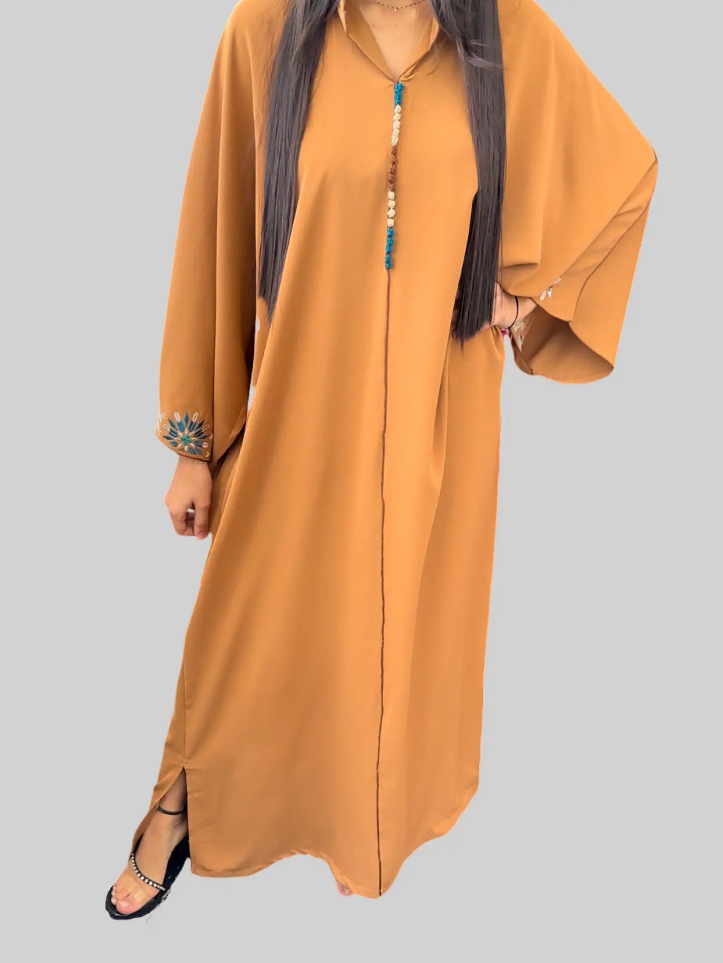 Caftan à col officier et manches brodées NADIABENSHOP