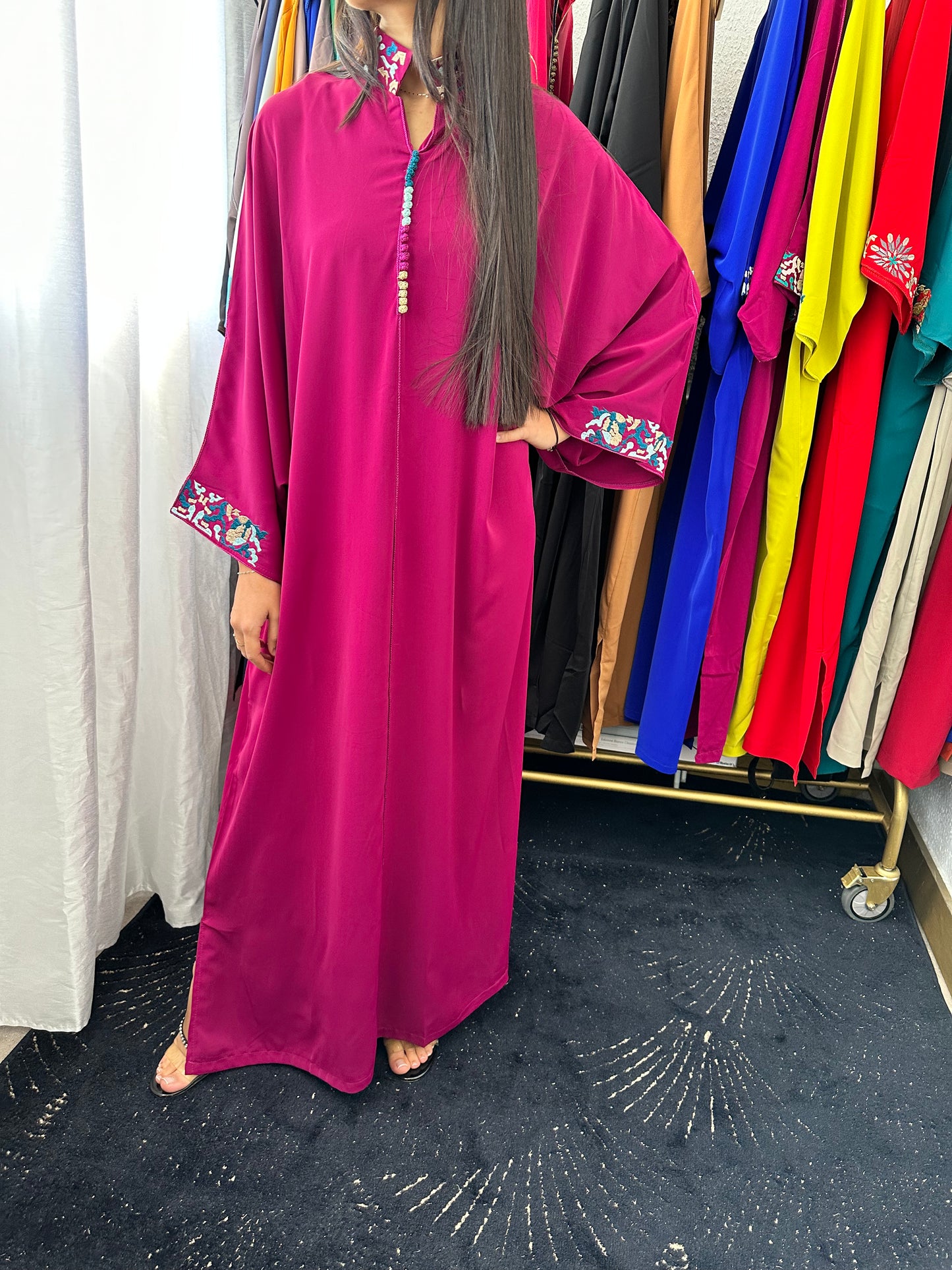 Caftan à col officier et manches brodées NADIABENSHOP