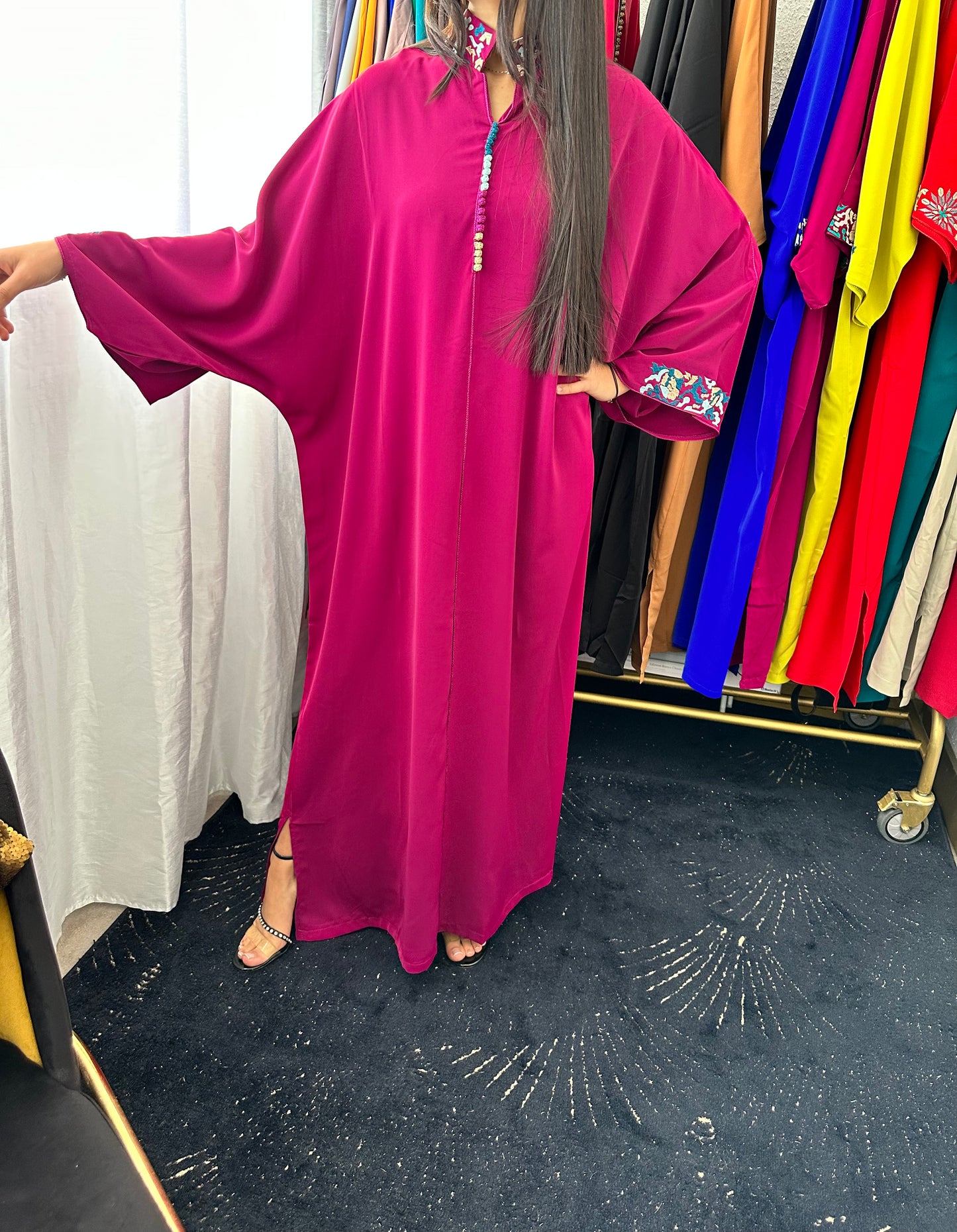 Caftan à col officier et manches brodées NADIABENSHOP