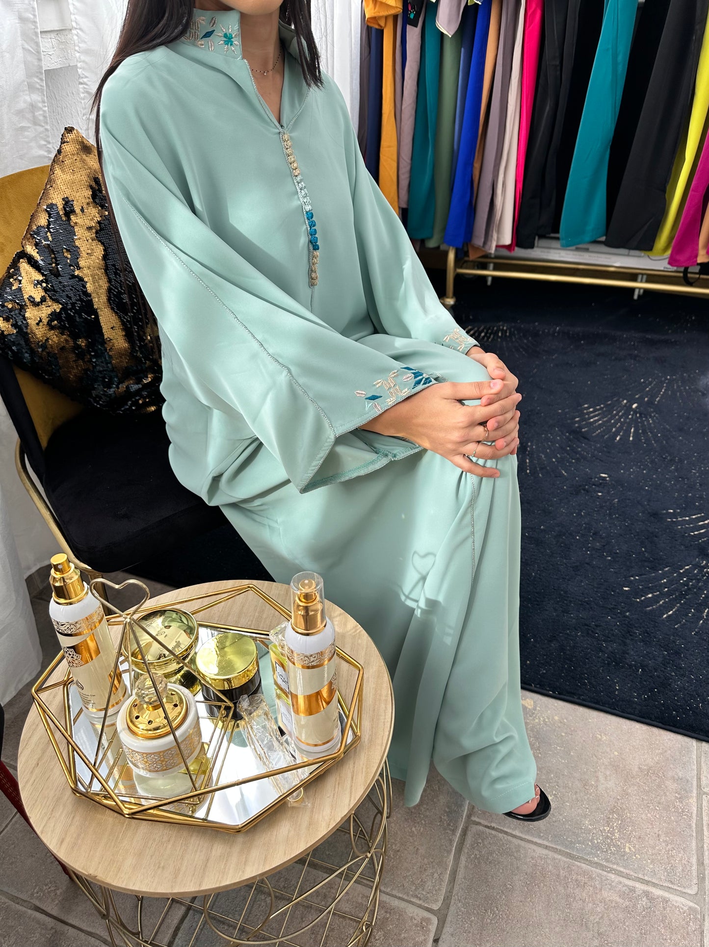 Caftan à col officier et manches brodées NADIABENSHOP
