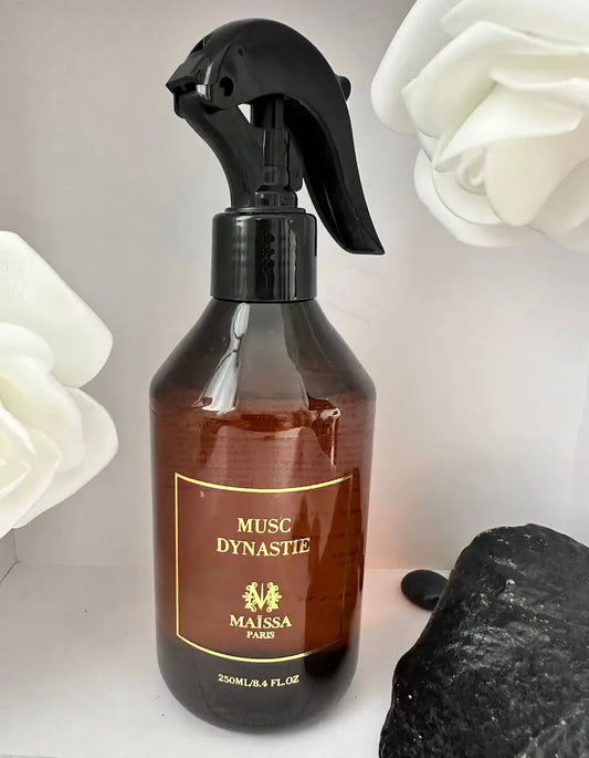 Spray Maison Musc Dynastie Maïssa Paris 250ml – Parfum d’Ambiance Élégant NadiaBenShop